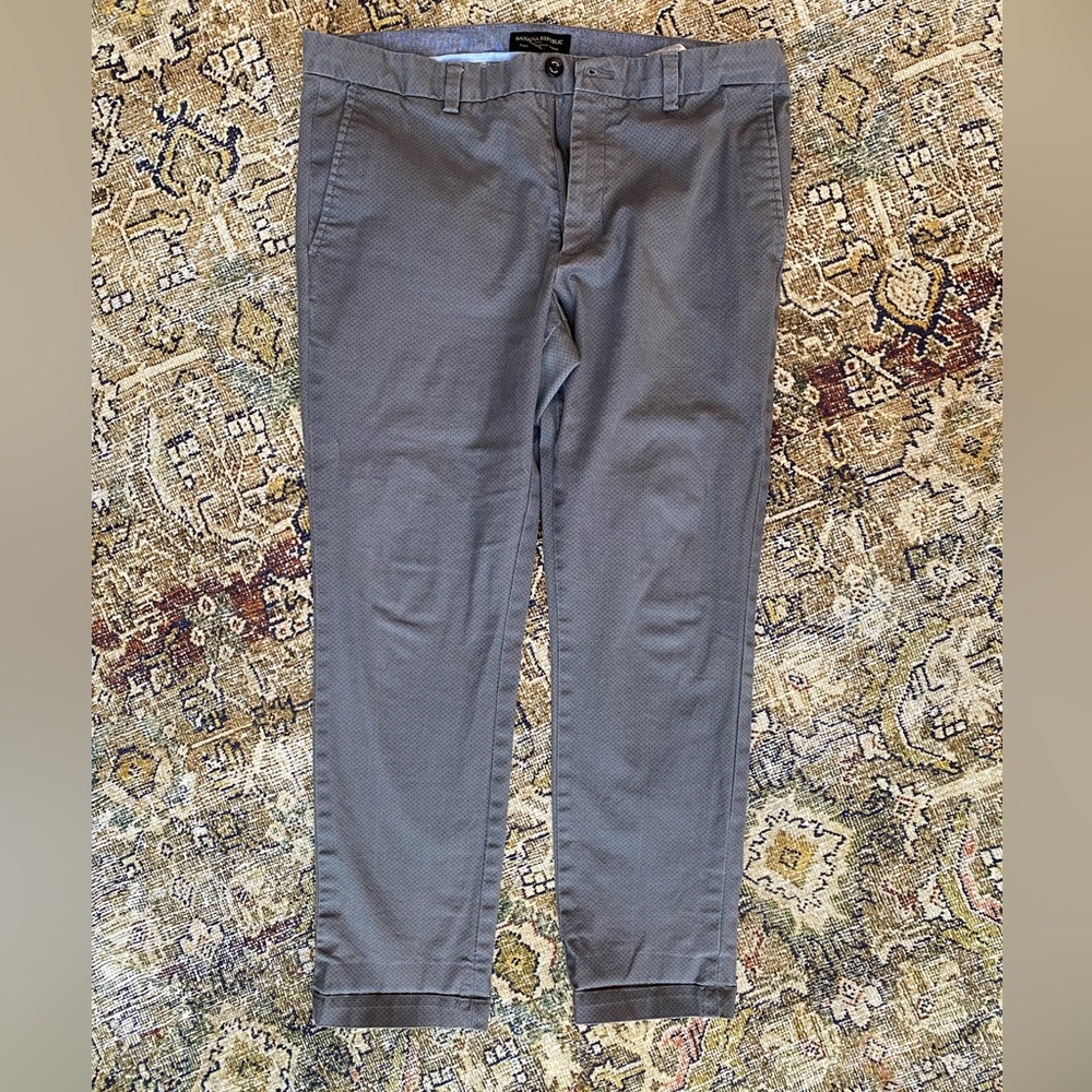 Banana Republic Men's gray Fulton Chinos
